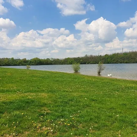 Mobilheim U Vyrovicke Prehrady Holiday home